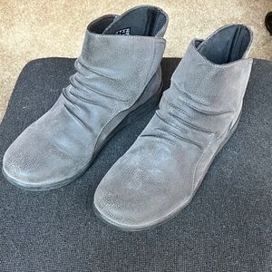 Clarks Gray cloud stepper ankle boots